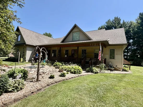 404 Timber St, La Fayette, IL 61449