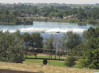 806 N Fisher St, Kennewick, WA 99336
