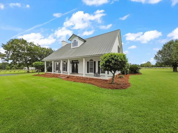 5400 Woodrow Ln, Hahira, GA 31632