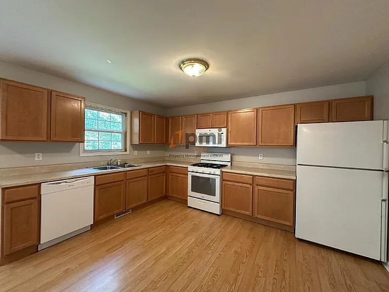 678 Dearborn Rd #D — Photo 5