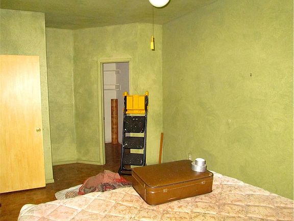 5th image of 2011 Spenwick Dr APT 415
