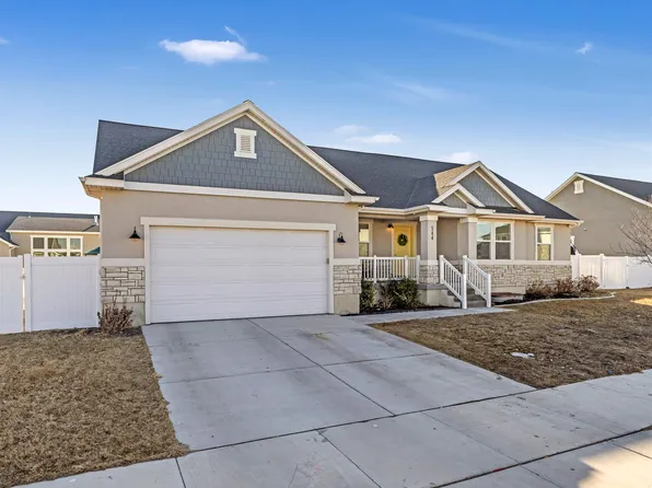 544 E Delano Peak Dr, Eagle Mountain, UT 84005