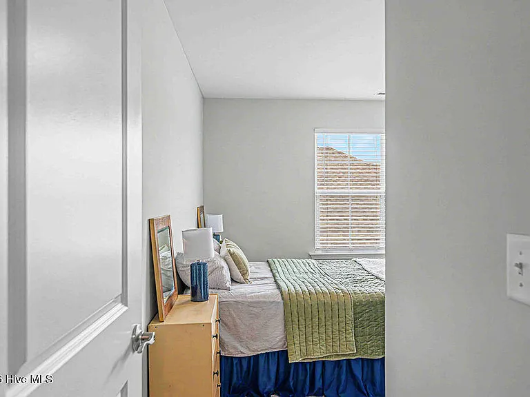 702 Greenwich Pl — Photo 36