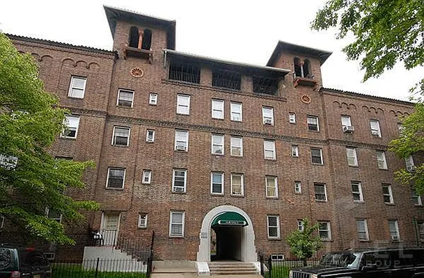 Rented by Hillel Realty Group | media 10