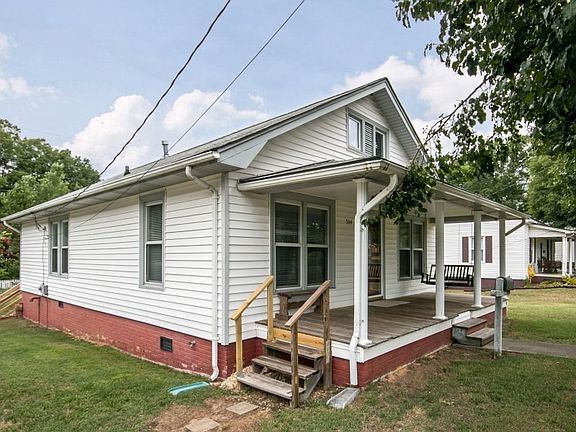 3rd image of 304 York Ave