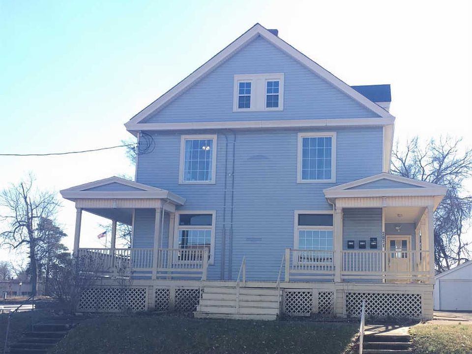 1st image of 2071 Lawrence Ave