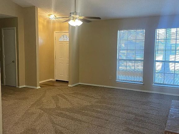 5th image of 1210 Wyndham Dr