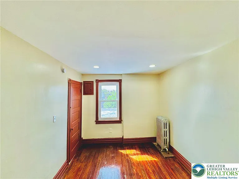 36 S Jefferson St — Photo 23
