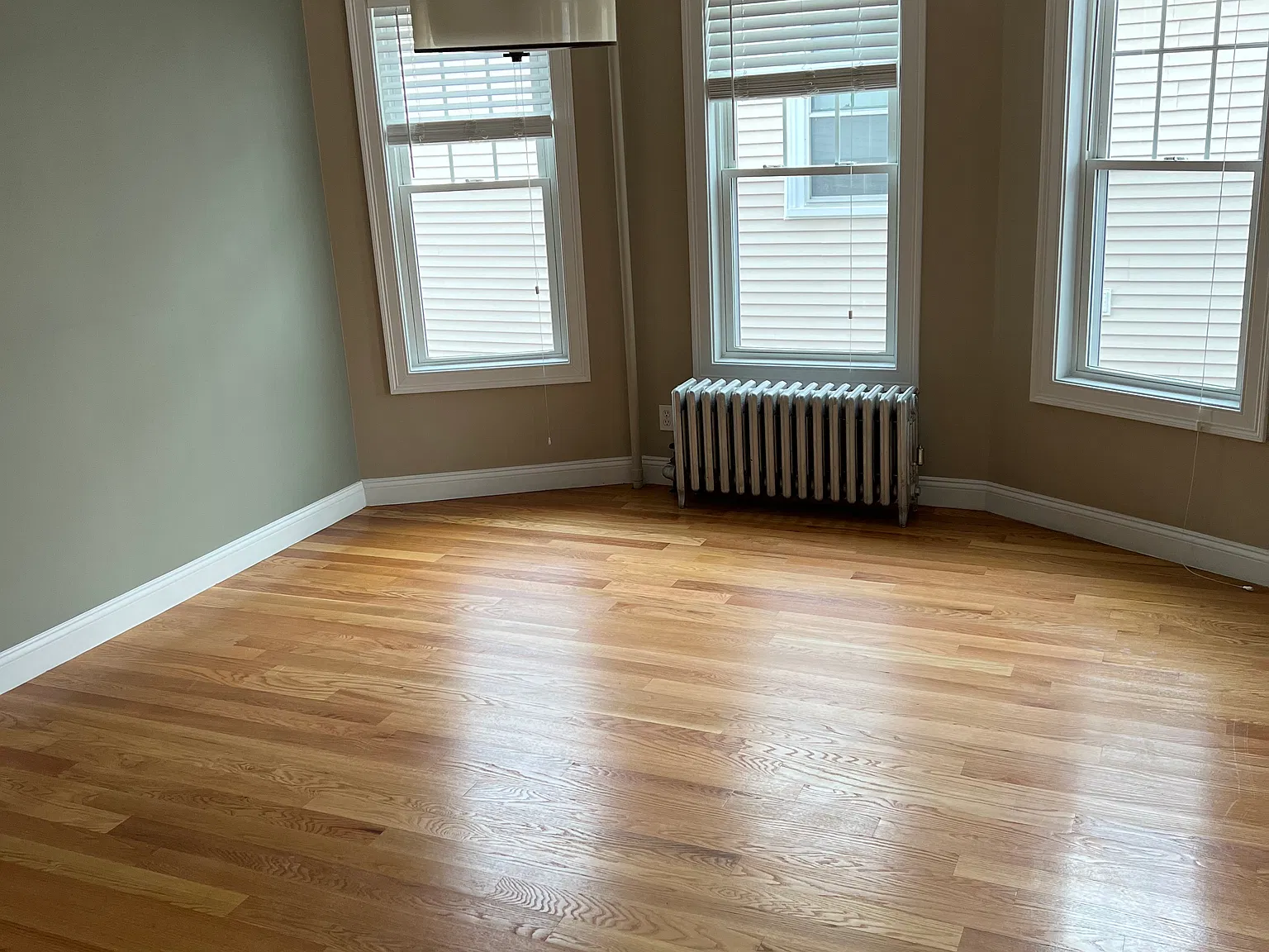 3 bed, $3,000 — Photo 2