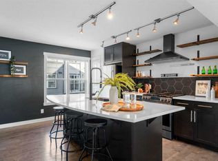 580 E McKenzie Towne Dr SE, Calgary, AB T2Z 3P5