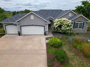 W381N8335 Rolling River Ct, Oconomowoc, WI 53066
