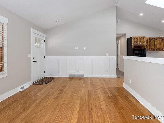 5th image of 292 Jane Ellen Dr SE