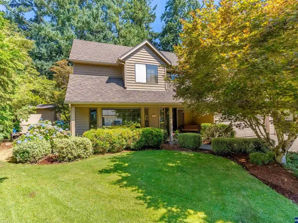 1585 Cambridge Dr SE, Salem, OR 97302