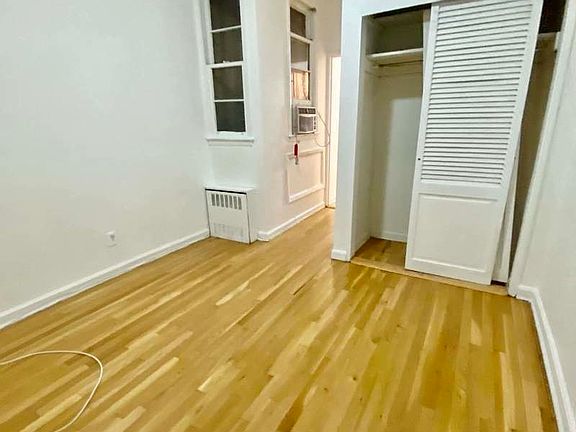 4th image of 1702 2nd Ave Front 1