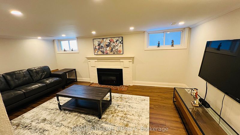 Toronto House for rent - 4 Bedrooms — photo 29