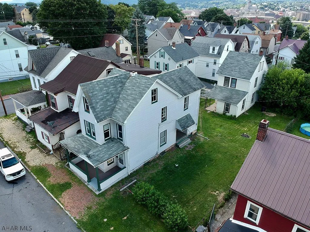 824 1st Ave Frnt & photo 1