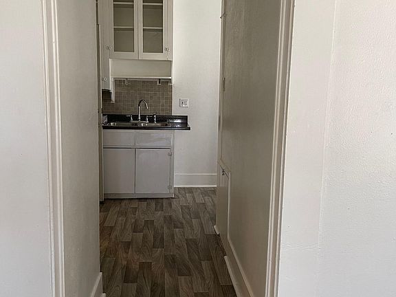 3rd image of 310 Roosevelt Ave APT 3