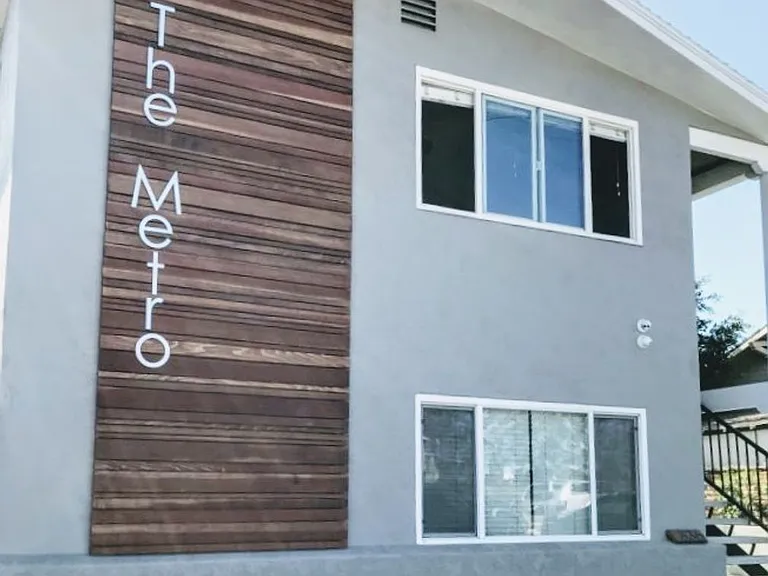 The Metro Apartments — Photo 9