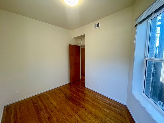 4th image of 841 Clay St APT 6