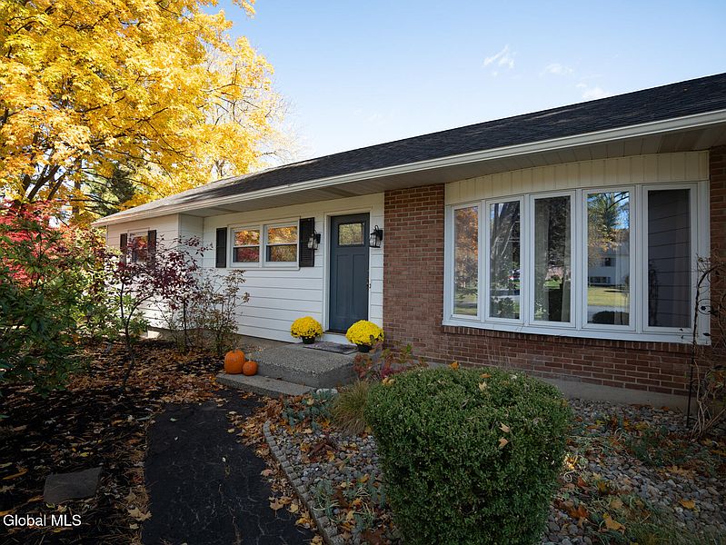 2nd image of 930 Riverview Road