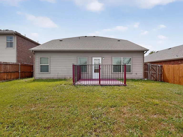2123 Meadow View Dr — Photo 43