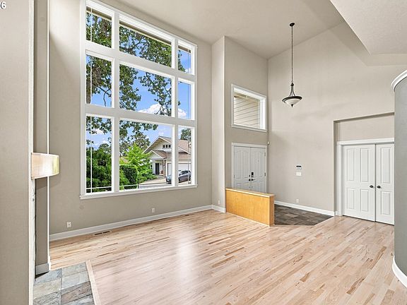 3rd image of 3324 Bentley Ave