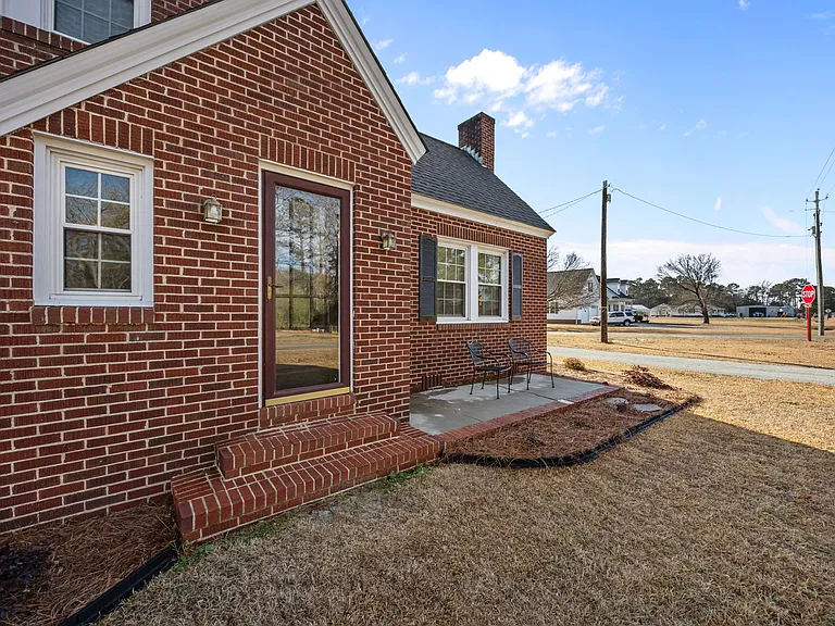 4715 Hull Rd — Photo 3
