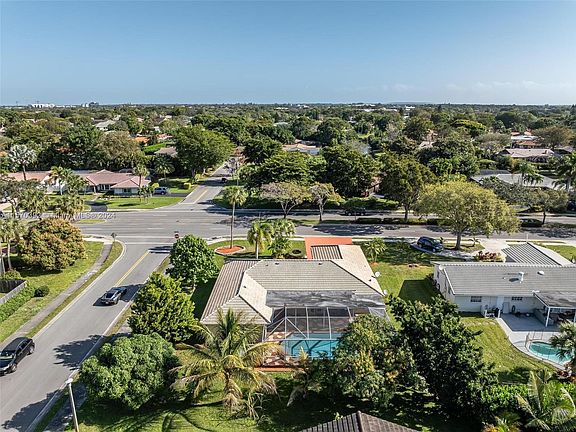 2nd image of 10100 Ramblewood Dr