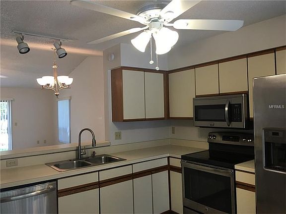 5th image of 1108 Indian Bluff Ct