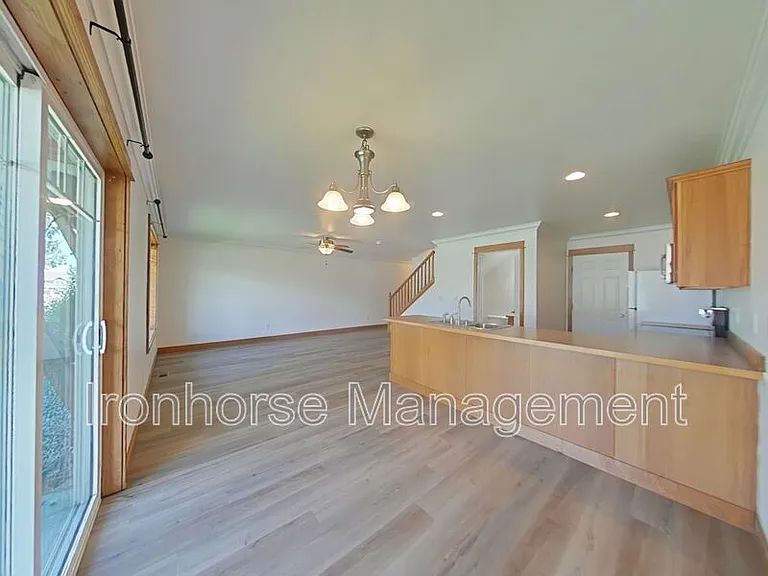 5471 Glenellen Dr #4 — Photo 12