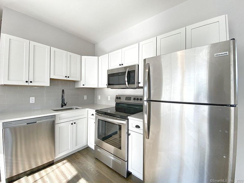 1st image of 4 Berkeley St #2