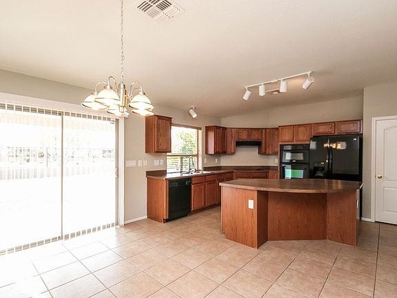4th image of 619 E Nancy Ave #0