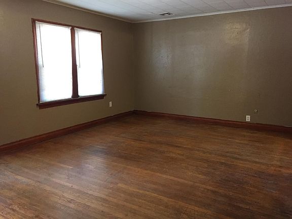 5th image of 517 S Pine St