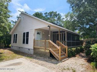 165 NW 2nd St, Oak Island, NC 28465