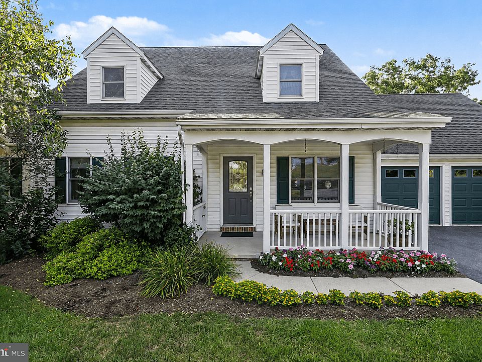 1st image of 519 Colonial Crescent Dr