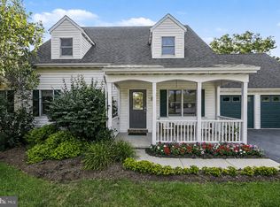 519 Colonial Crescent Dr, Lititz, PA 17543