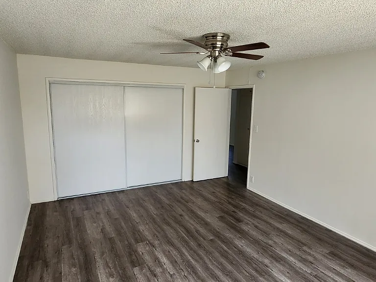 5040 Tujunga Ave #7 — Photo 17
