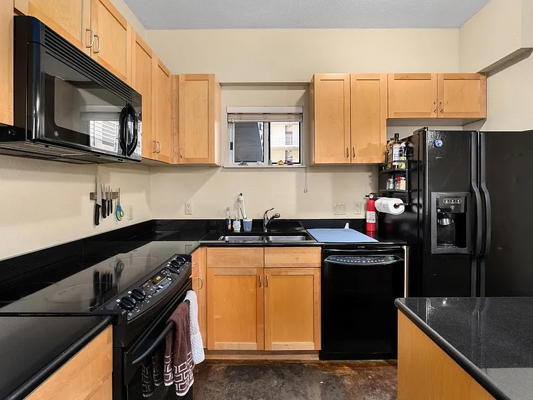 711 W 26th St #508 — Photo 18