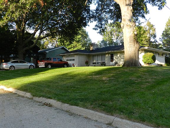 2nd image of 4315 Crestline Dr