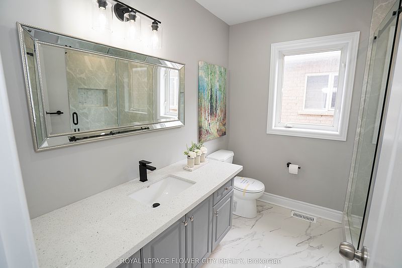 Brampton House for rent - 3 Bedrooms — photo 17