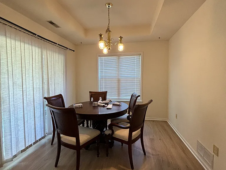 4805 Castlewood Ct — Photo 10