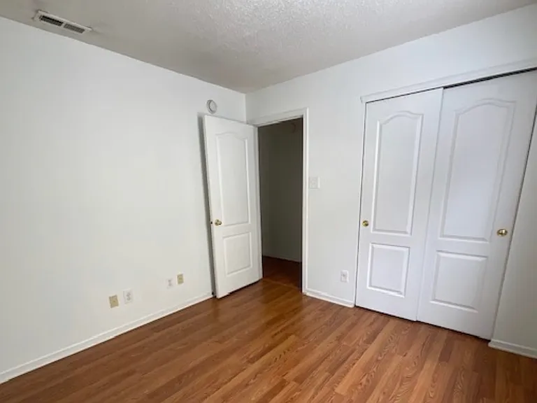 10056 Clear Creek Cir — Photo 3