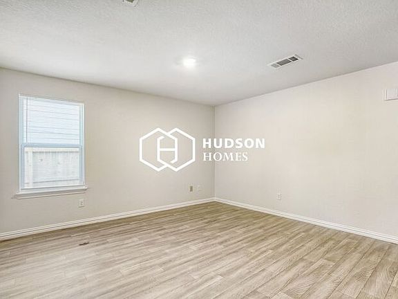 4th image of 5314 Northridge Dr #A