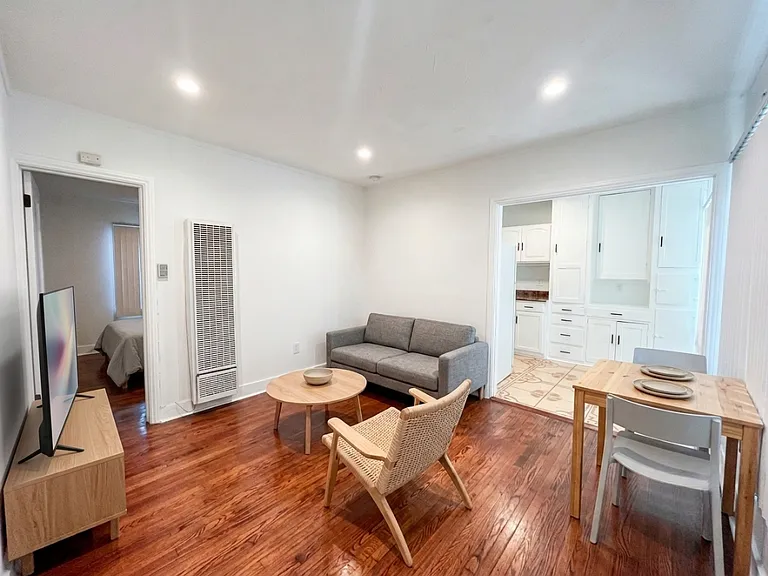 445 1/4 N Occidental Blvd #445-1/4A — Photo 1