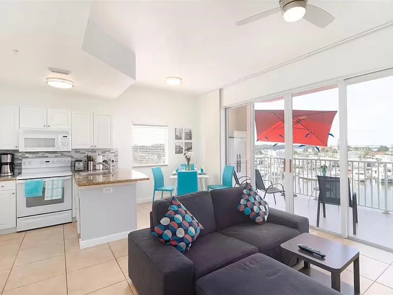 8800 Bay Pines Blvd #320 — Photo 11