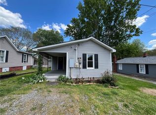 303 S 7th Ave, Mayodan, NC 27027