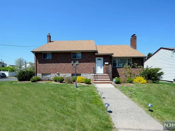 194 Woodside Ave, Lodi, NJ 07644