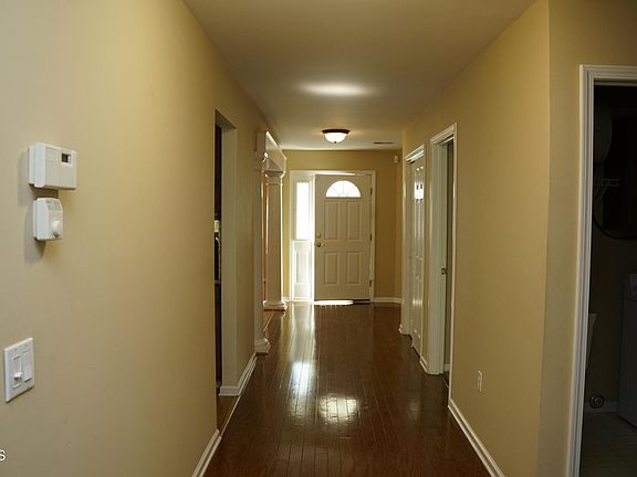 5th image of 48 Ivy Hill Road
