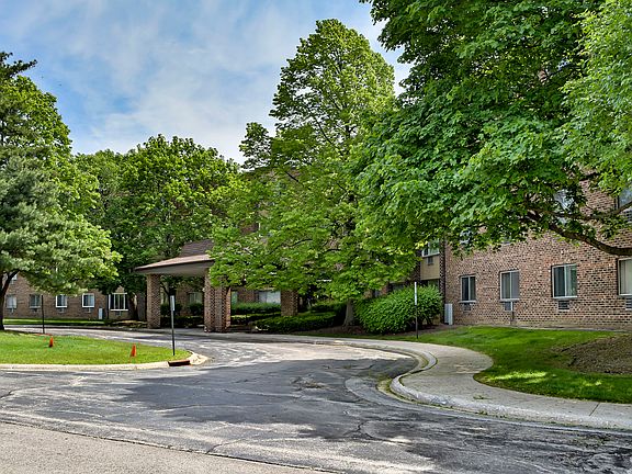 3rd image of 1475 Rebecca Dr APT 105