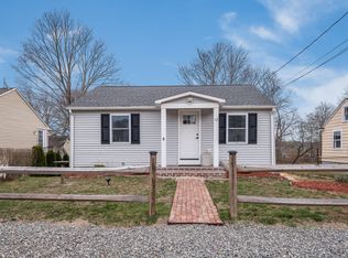 12 Tyler Pl, Quaker Hill, CT 06375